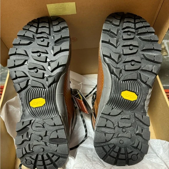 St Elias FG GTX Hiking Boot Size7.5/38 color: Cognac brown - Picture 3 of 7